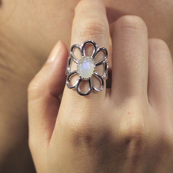 Bague Fleur en argent 925 et pierre fine ovale