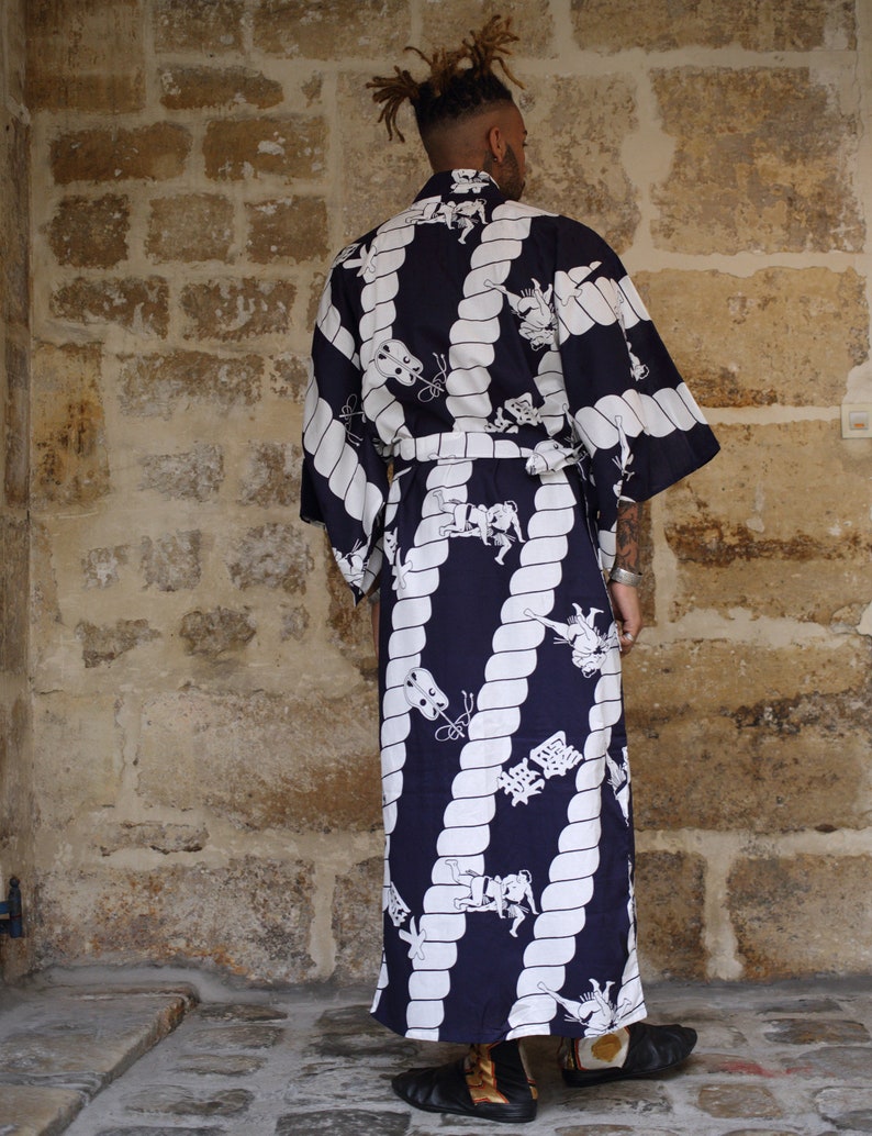 Traditional Japanese yukata in checkered cotton, Sumo pattern, with a matching belt image 5