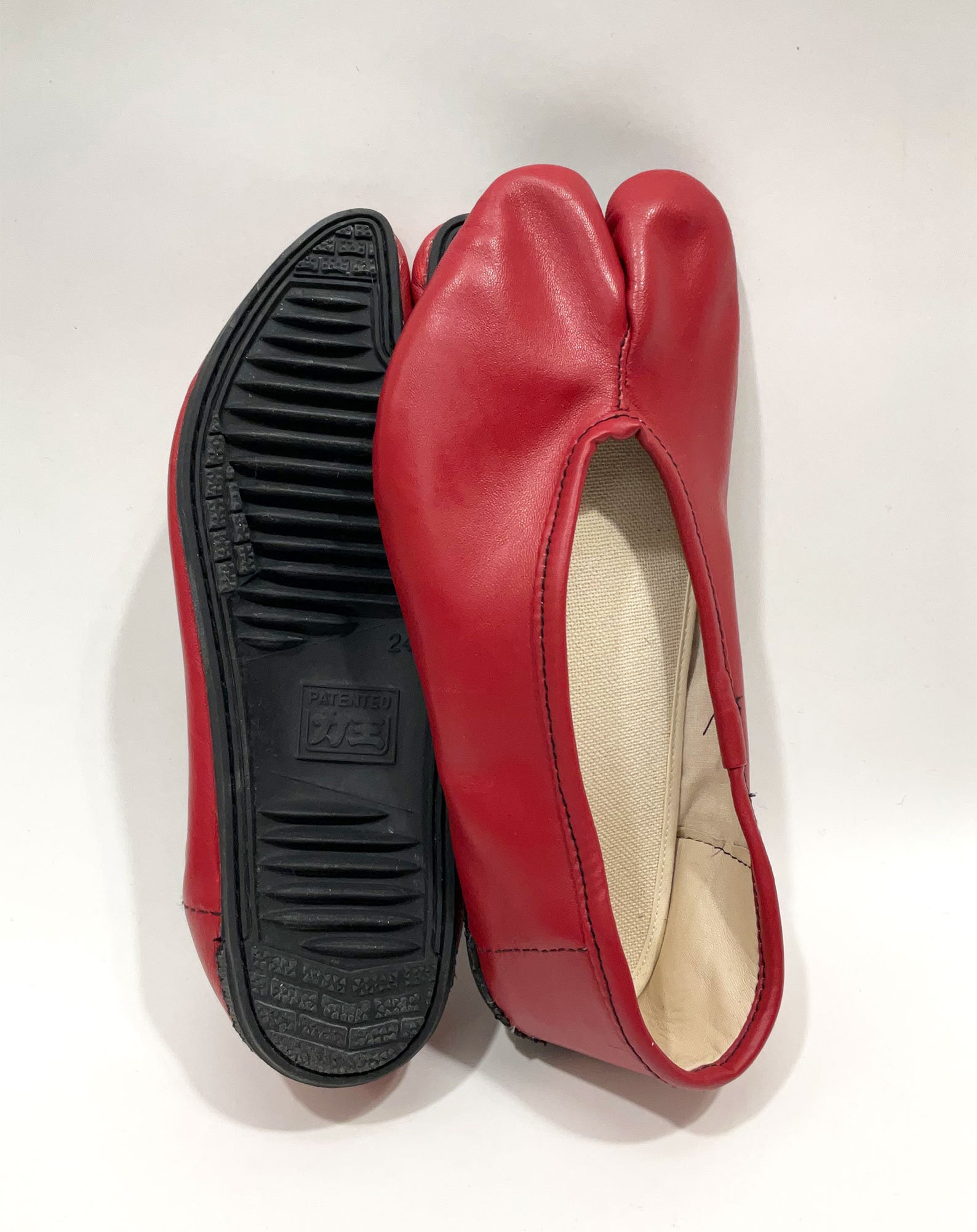 classic leather tabi