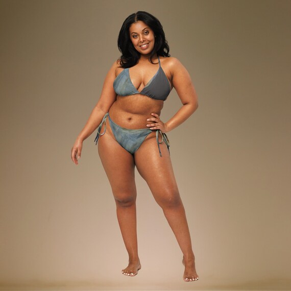 Curvy Bikini Pics