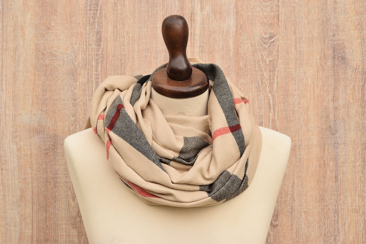 Burberry infinity scarf 2025