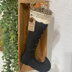 Primitive witch boot / primitive decor / fall decor / Halloween decor / witch