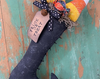 Primitive witch boot / primitive decor / fall decor / Halloween decor / witch