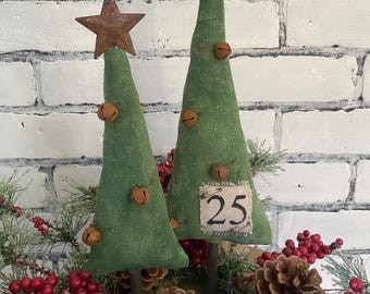 Primitive inspired Christmas Trees / Tiered Tray Decor / Christmas Decor / Christmas Trees