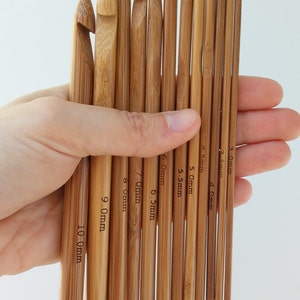 Set 12 wooden crochet needles- 12 wooden hooks set- Wooden crochet hooks- Crochet Needles- Bamboo crochet hooks