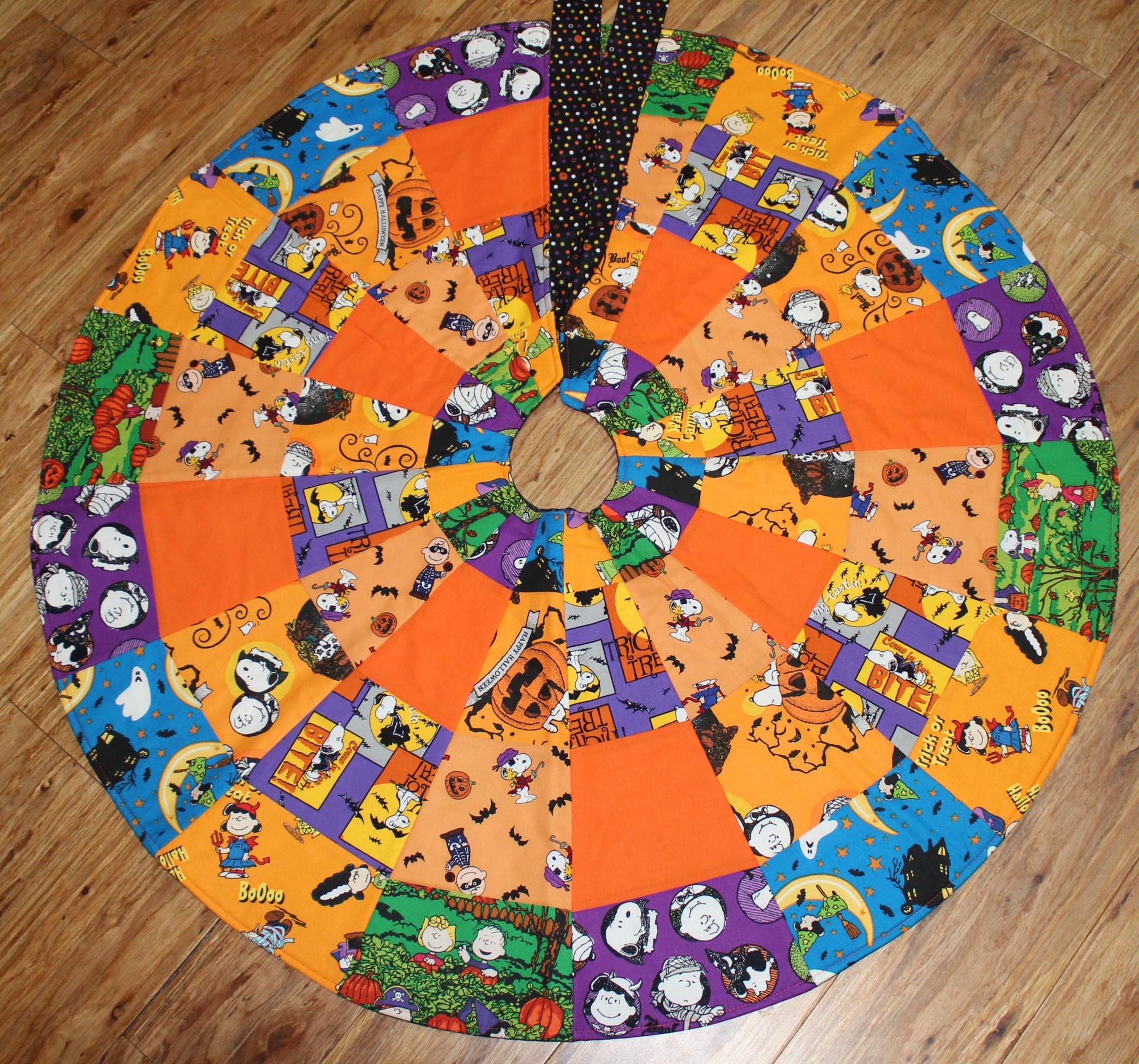 Peanuts Halloween Tree Skirt/Table Topper - Reversible, 36" Diameter 003