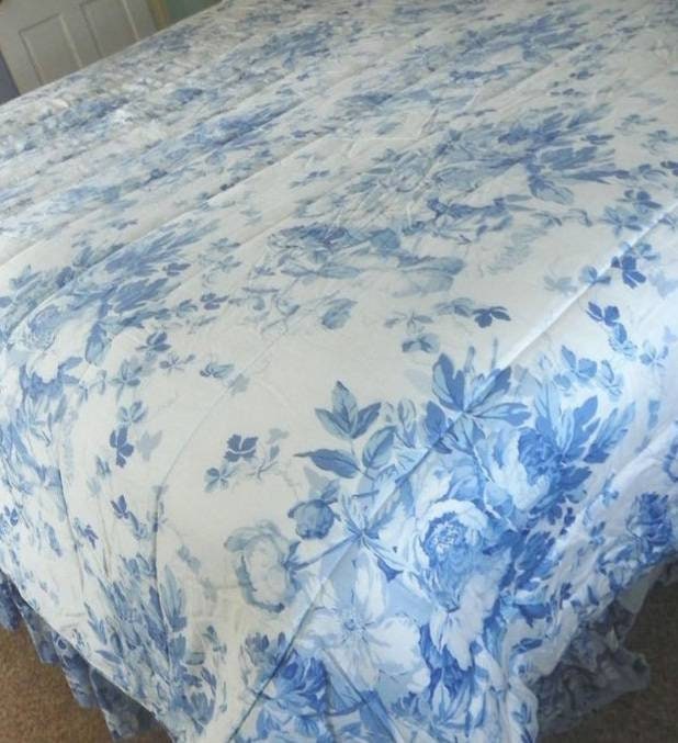 3 Piece Retired Ralph Lauren Blue and White Floral/rose Twin