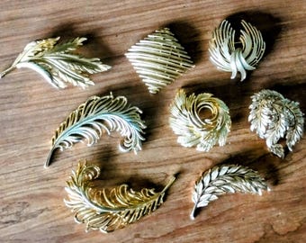 Brushed gold geometric leaf crown Trifari brooch 60s fashion modernist fashionista designer jewelry coat hat sweater accessories