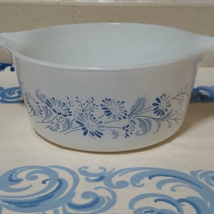 Pyrex colonial mist casserole dish 474 b