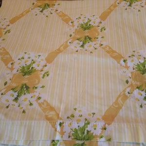 yellow and orange floral/rose striped ribbon daisy king size flat sheet Cannon gold star