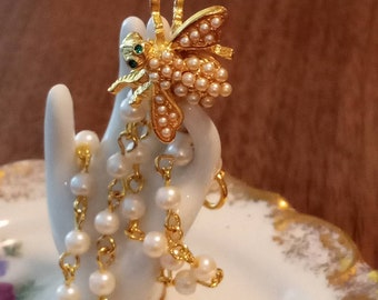 Vintage Joan Rivers Goldtone Bee Charm Bracelet: Faux Pearl, Emerald Rhinestone