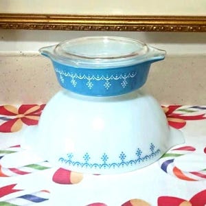 Vintage Blue Snowflake Pyrex Casserole Dish and Mixing Bowl Set - Etsy