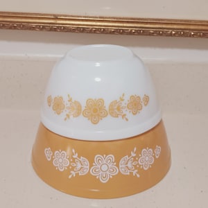 Pyrex butterfly gold mixing bowls 403 402