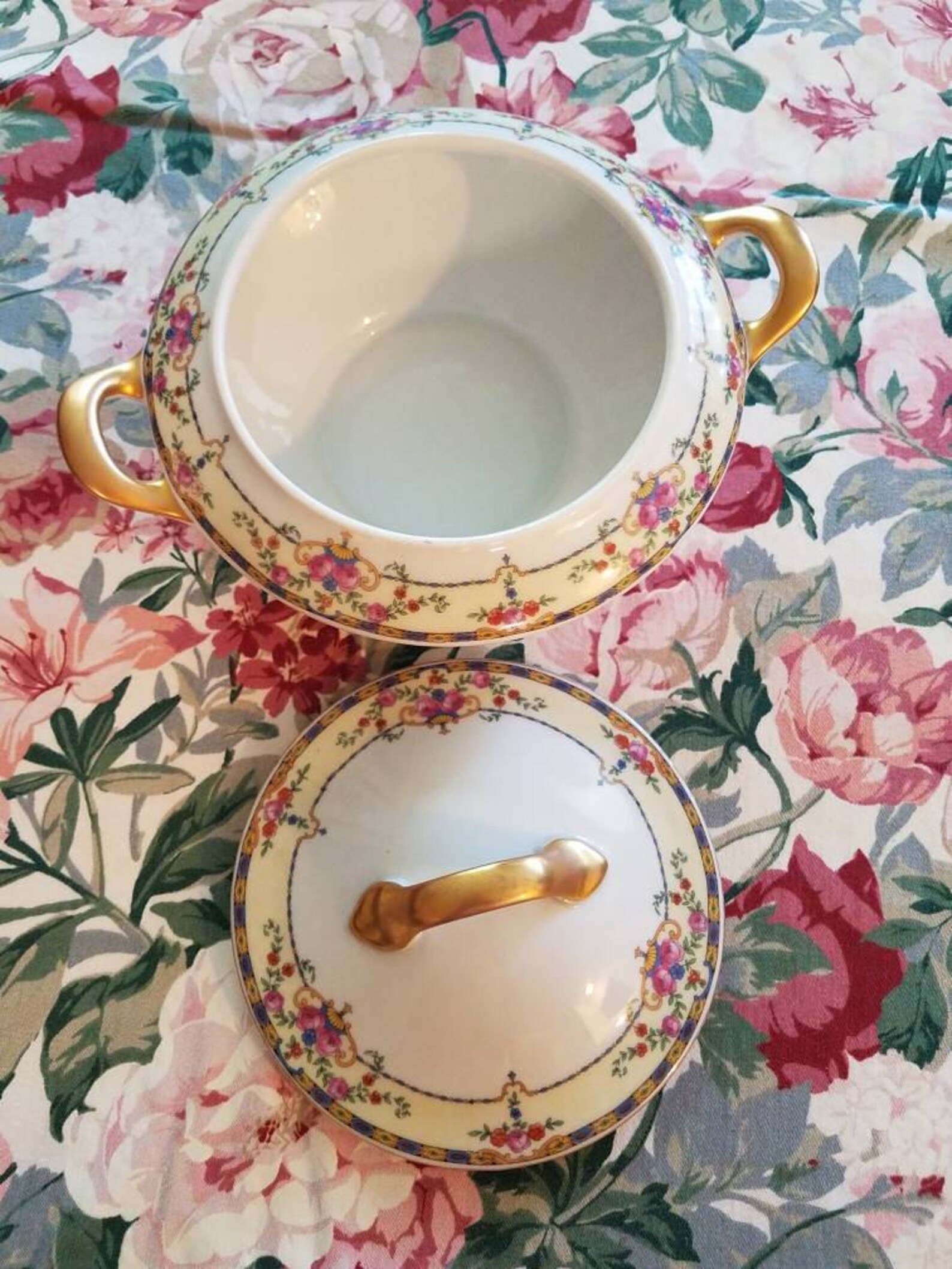 Antique Warwick Czechoslovakia Victoria China Soup Toureen Rose Pattern ...