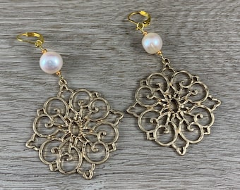 Gold Flower Earring, Filigree Floral Earring, Bohemian Victorian Jewelry, Pearl Dangle Earring, Jewelry for Her,Wedding Bridesmaid Jewelry