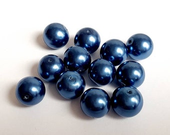 Glassbeads in beautiful, light metallic blue color in size 10mm, Set of 46 beads