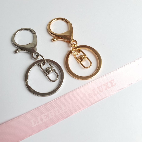 Exclusive snap hook with key ring in two colors
