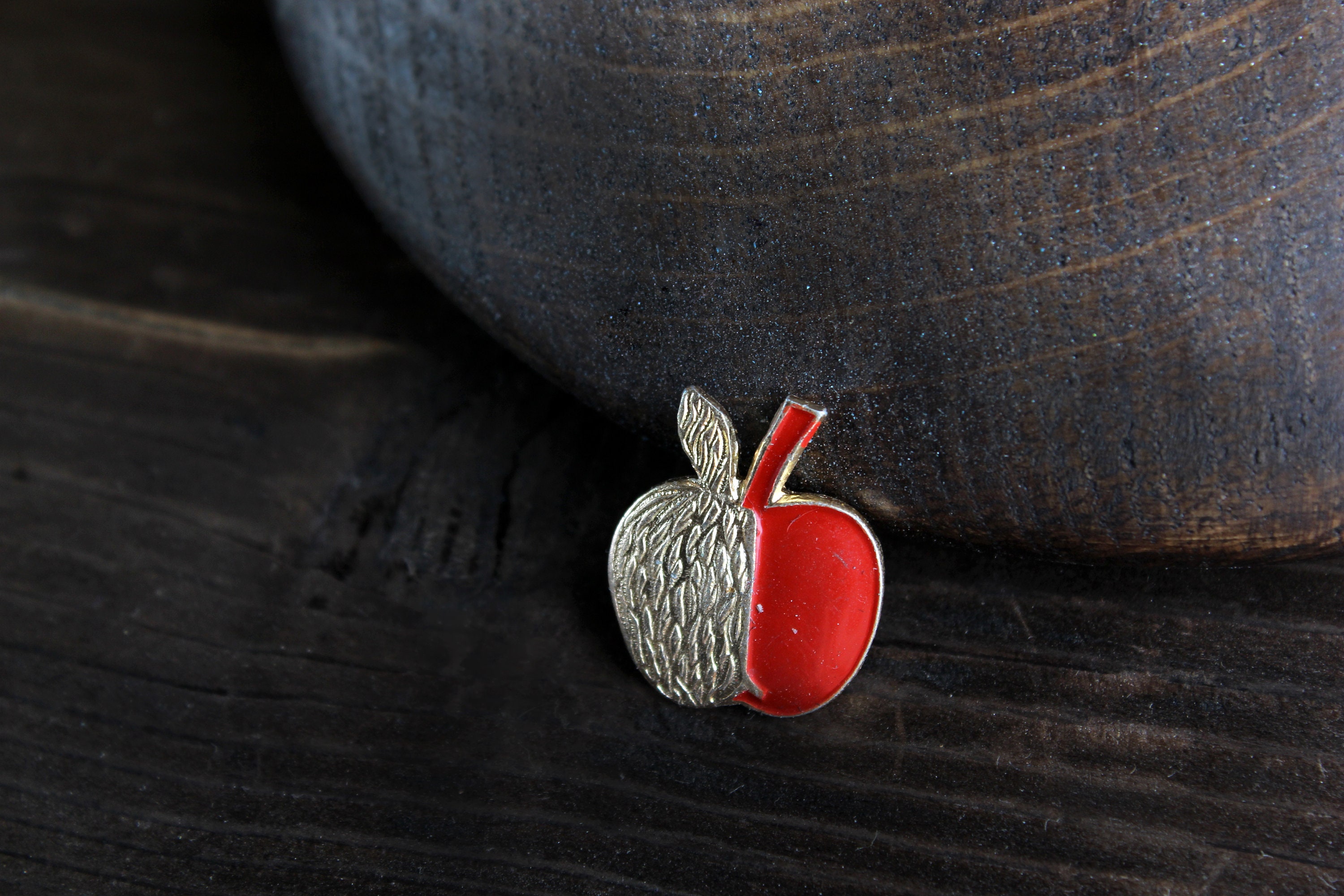 Kleine apple broche Vintage kleine broche gouden en rode Pin Etsy