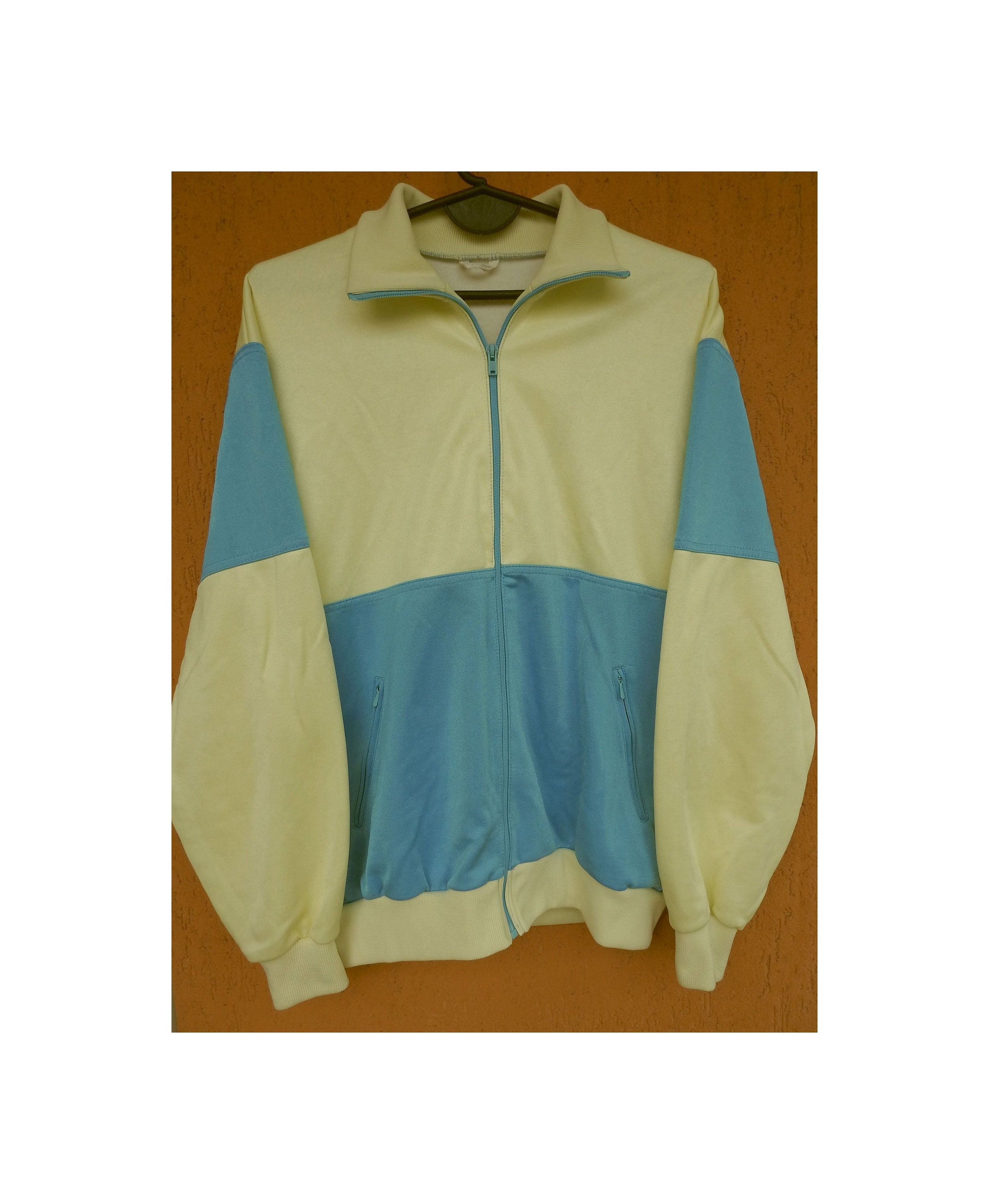 Elwood Windbreaker Jacket - Apparel & Accessories L