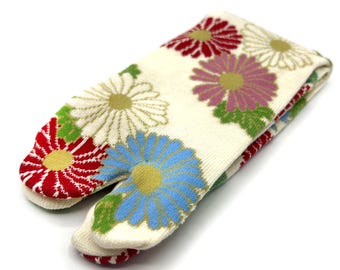 Kiku (菊) Atsume Chrysanthemum Flower - Japanese 2-Toe Tabi Socks