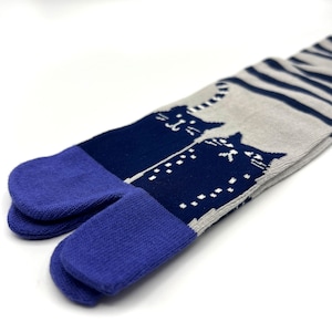 Kawaii Blue Cats (青猫) - Long Japanese 2-Toe Tabi Socks
