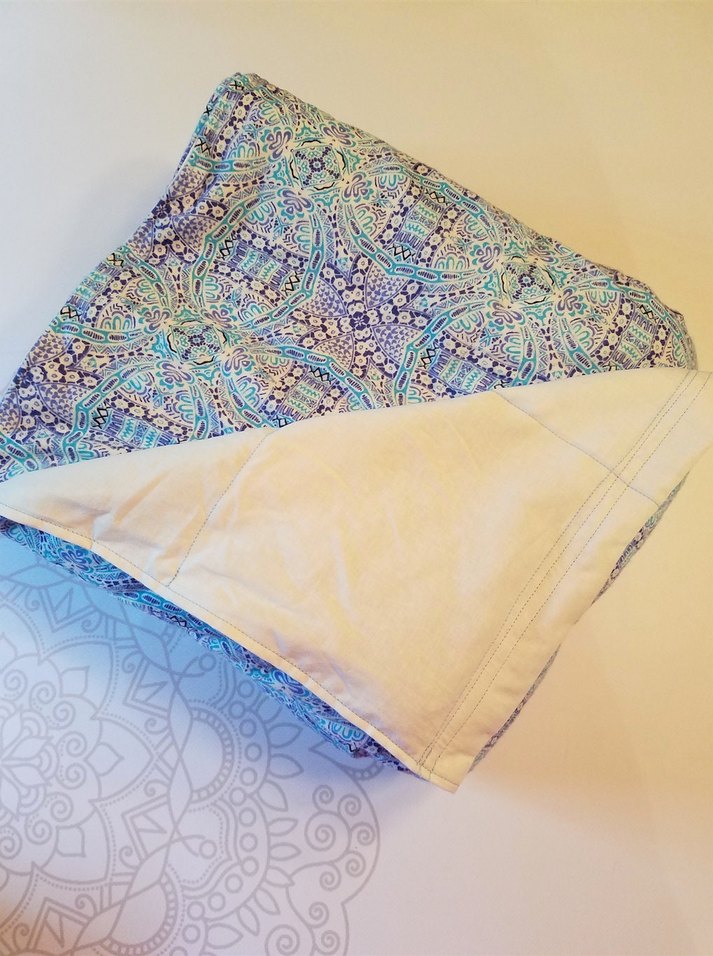 READY to SHIP, Weighted Blanket, 40x6015 Pounds, Blue/Light Blue Medallion, White Woven Cotton