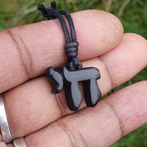Chai-hanger | Hebreeuws-Joodse Chai-ketting | Sierlijke Chai-sieraden | Symbool van het leven | Handgesneden natuursteen, uniseks spritual-sieraden