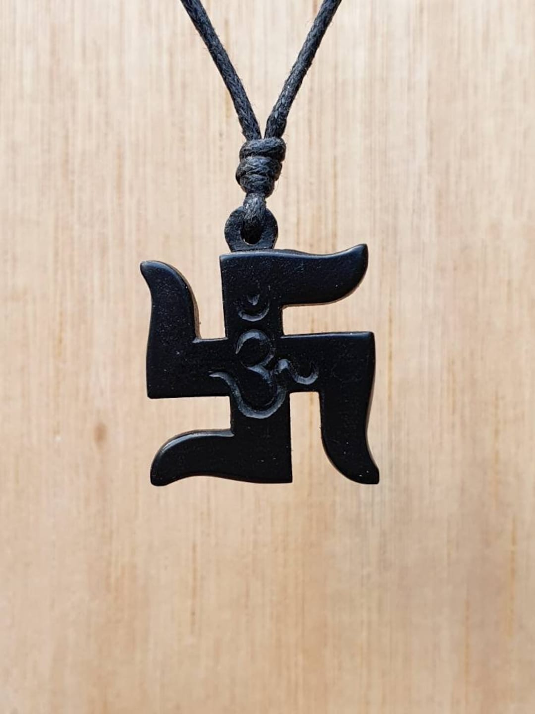 Collier à croix gammée hindoue Collier à croix gammée Aum Om Ohm Bijoux spirituels en pierre