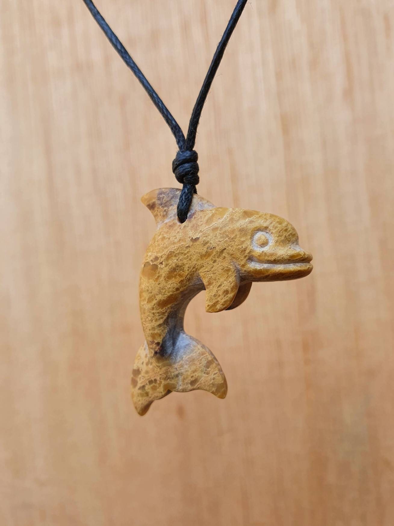 ＊Handmade Animal　ネックレス Dolphin Pendant | Hand-carved Natural Stone Animal Necklace