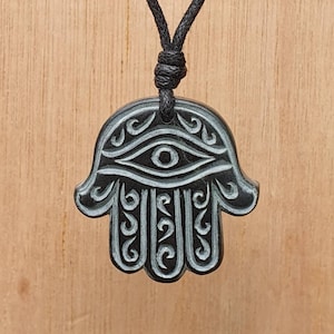 Hamsahandhanger | Hartvormige spiraalketting | Symbool van bescherming, liefde en geluk | Handgesneden natuursteen, uniseks spritual-sieraden