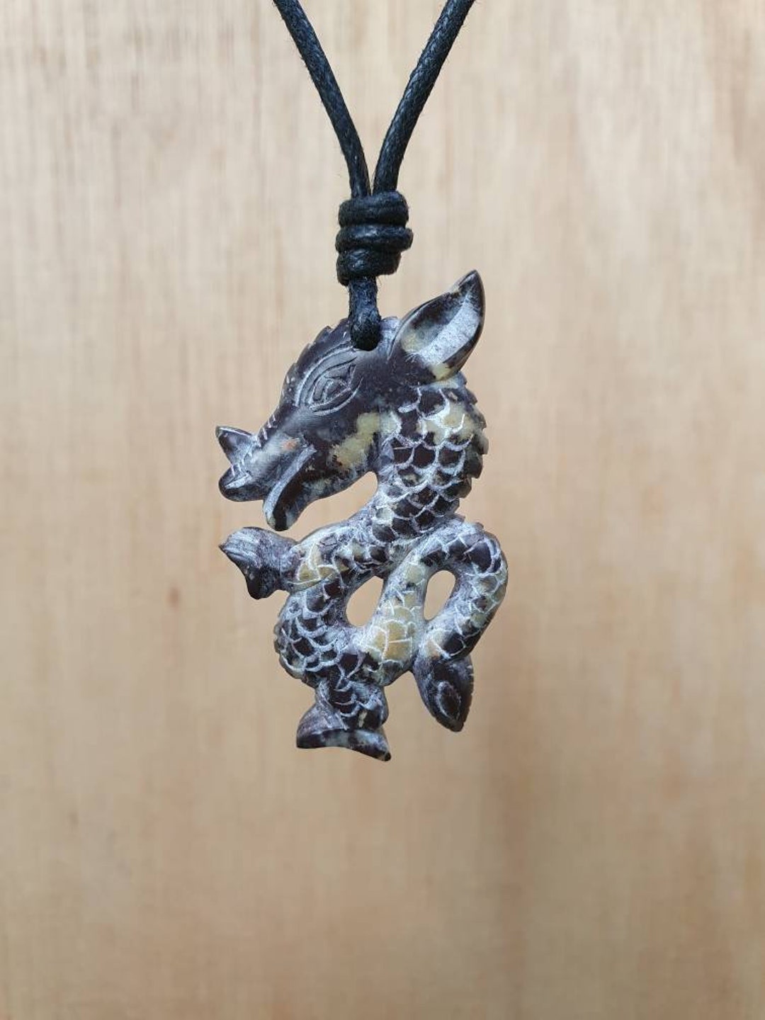 Pendentifs Boules en Pierres Naturelles : Élégance et Bien-être au