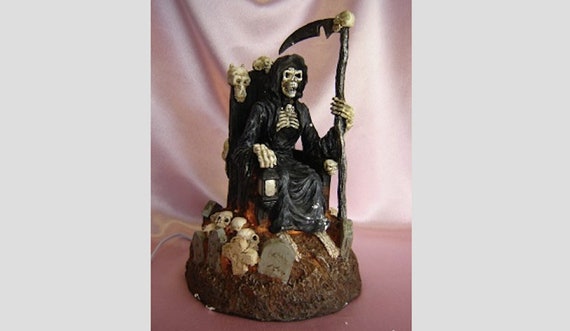 Pure Oils Grim Reaper W//Skulls Aroma Lamp