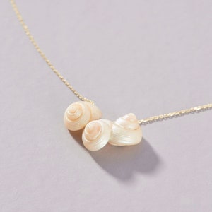 Shell Charm Anklet on Gold Chain image 2