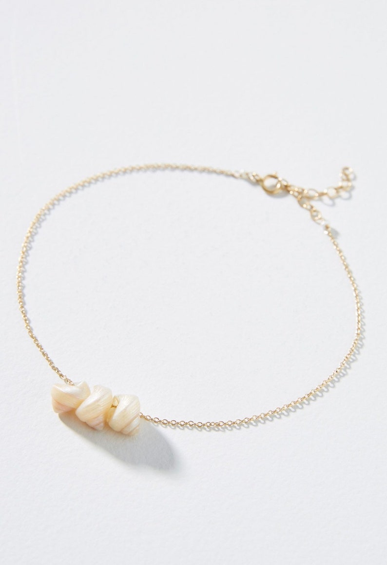 Shell Charm Anklet on Gold Chain image 1
