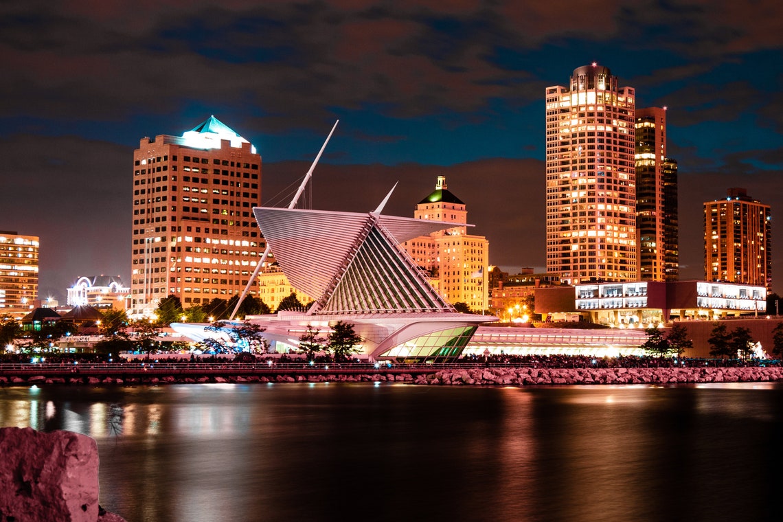 Milwaukee Skyline & Milwaukee Art Museum Full Color, Gloss Print