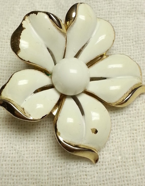 Vintage, Crown Trifari, white enamel floral earri… - image 2