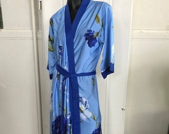 1970s Maxi Dressing Gown,Lounge Wear, Lady Eskay Robe, Brunch Coat, house coat cream polyester, printed floral fall blue flowers