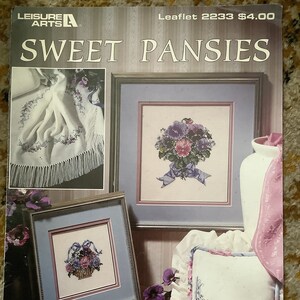 Sweet Pansies Count Cross Stitch Pattern Book, 7 dessins en couleur, Diane Brakefield Leisure Arts 1992