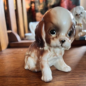 Vintage 1950s Spaniel Puppy with Big Eyes figurine, smooth finish, made in Japan, possibly Napco Norcrest