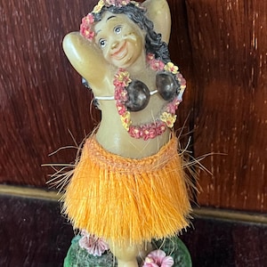 1970s  Hula Girl Nodder BobbleHead Souvenir Hawaii