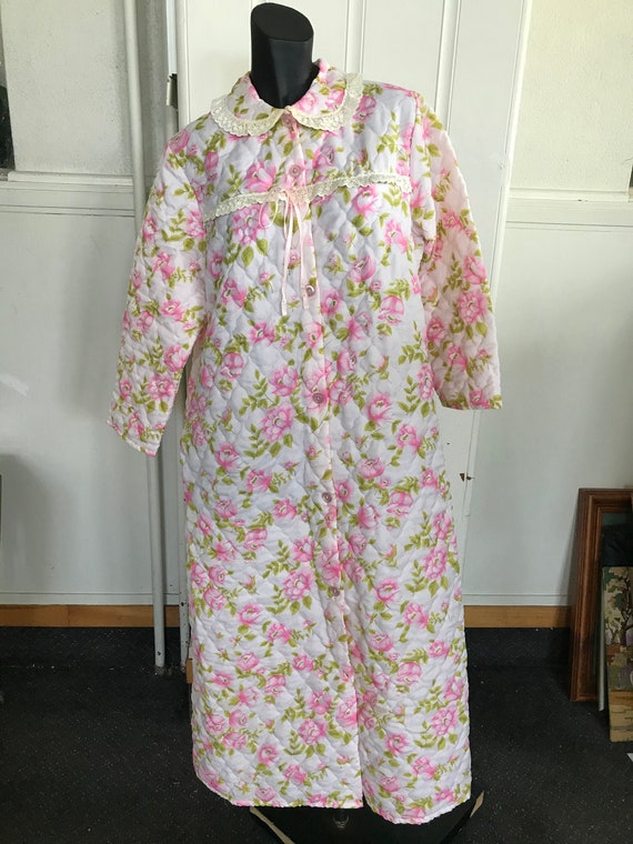1970s Floral quilted Dressing Gown, Lounge Wear,