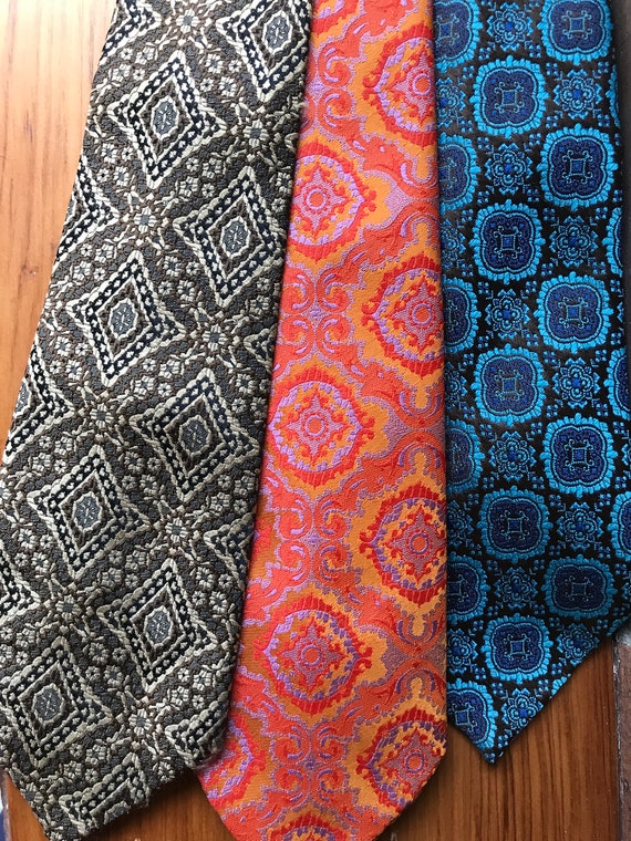 Vintage Funky Tie Mens Necktie Textured Persian Motif | Etsy