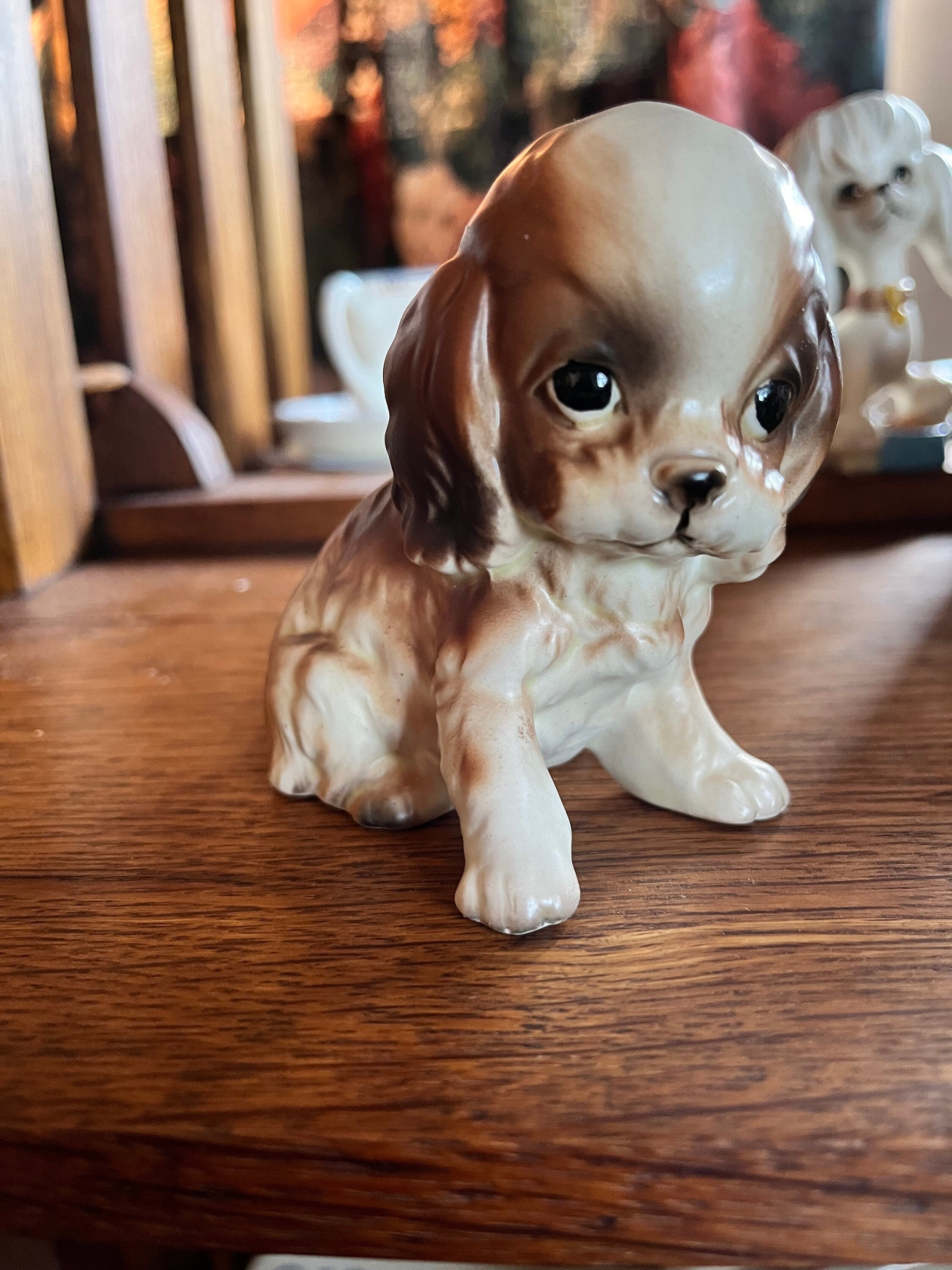 Vintage 1950s Spaniel Puppy with Big Eyes figurine, smooth finish, made in Japan, possibly Napco Norcrest