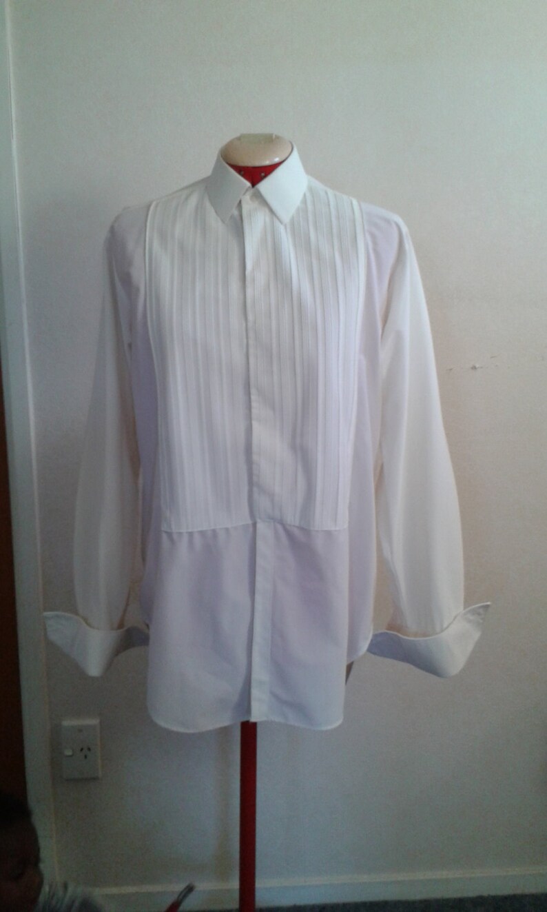1960/'s Mens Bri Nylon Pleated Front Long Tailed Dress Shirt by Binns Made in England