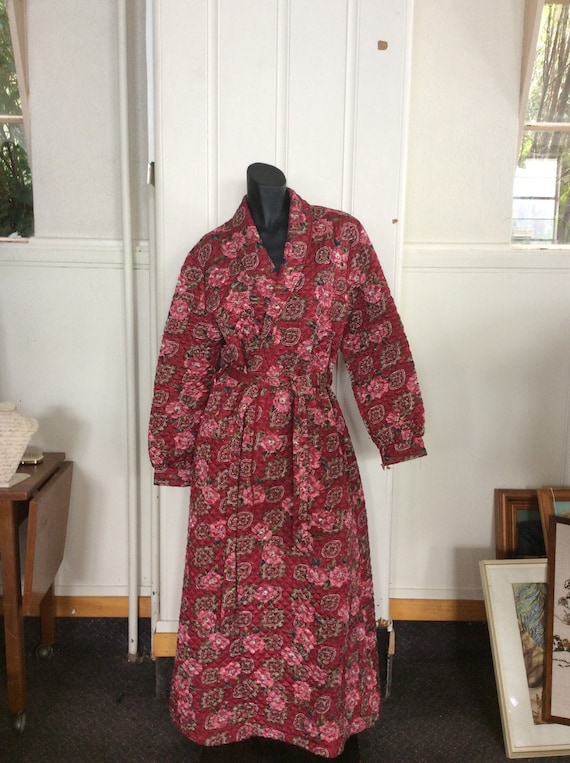 1960s floral quilted Dressing Gown, Lounge Wear,