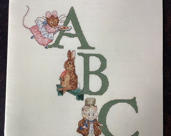 Gráfico de ponto cruz do alfabeto de Beatrix Potter, Green Apple Co 1989 Frederick Warne