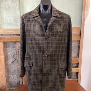 1960&#39;s Tweed Mod Mens Over Coat, mid length,  Arrow International olive Tweed,   lined , Made in New Zealand 42