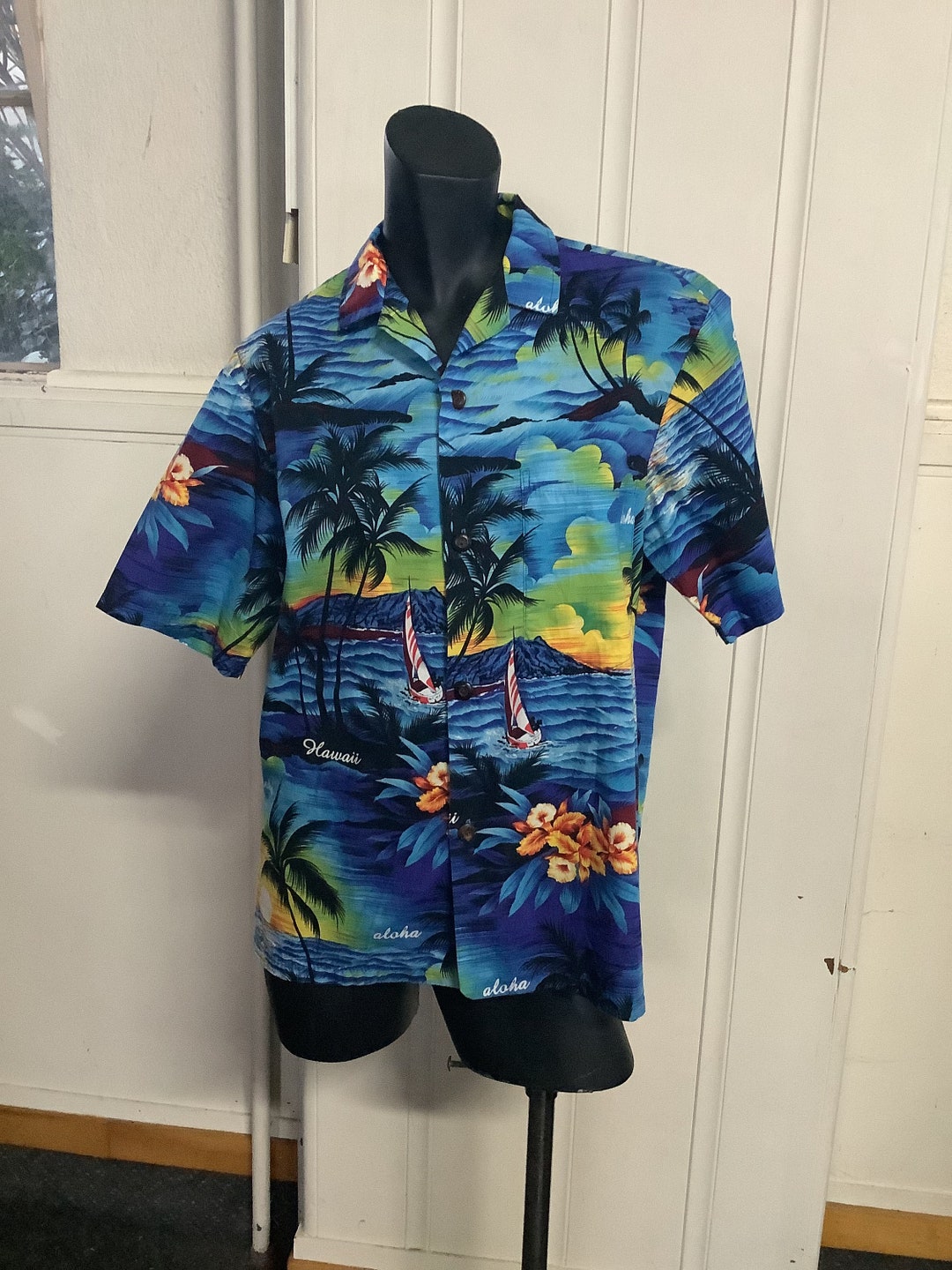 Chemise Hawaïenne Royal Creations – Motifs Palmiers, Avions, Planches De Surf Et Voitures – Taille L – Style Décontracté Plage