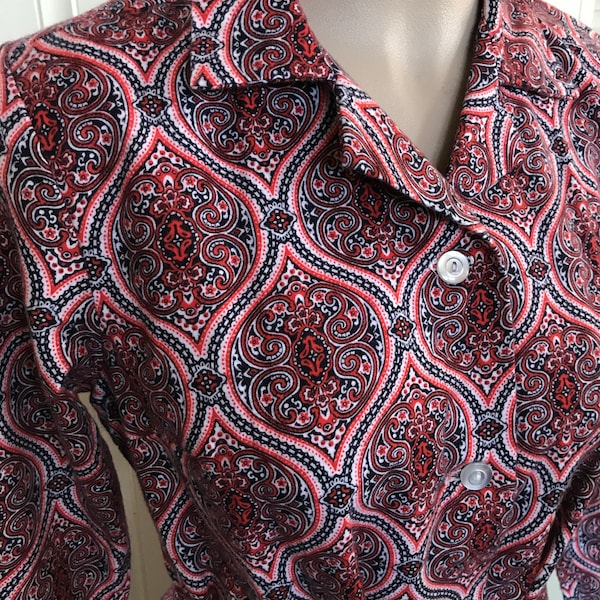NOS 1960's Czerwony płaszcz brunchowy z wzorem paisley, płaszcz domowy, szlafrok, szlafrok, sukienka z wzorem paisley Wyprodukowano w Nowej Zelandii
