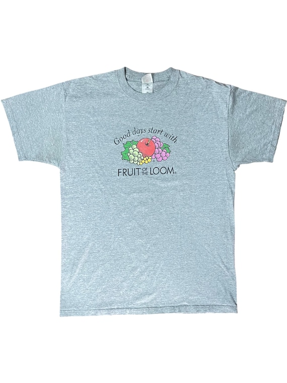 Vintage Fruit of the Loom Brand T-shirt!